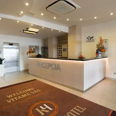 ホテル Kosice Hotel